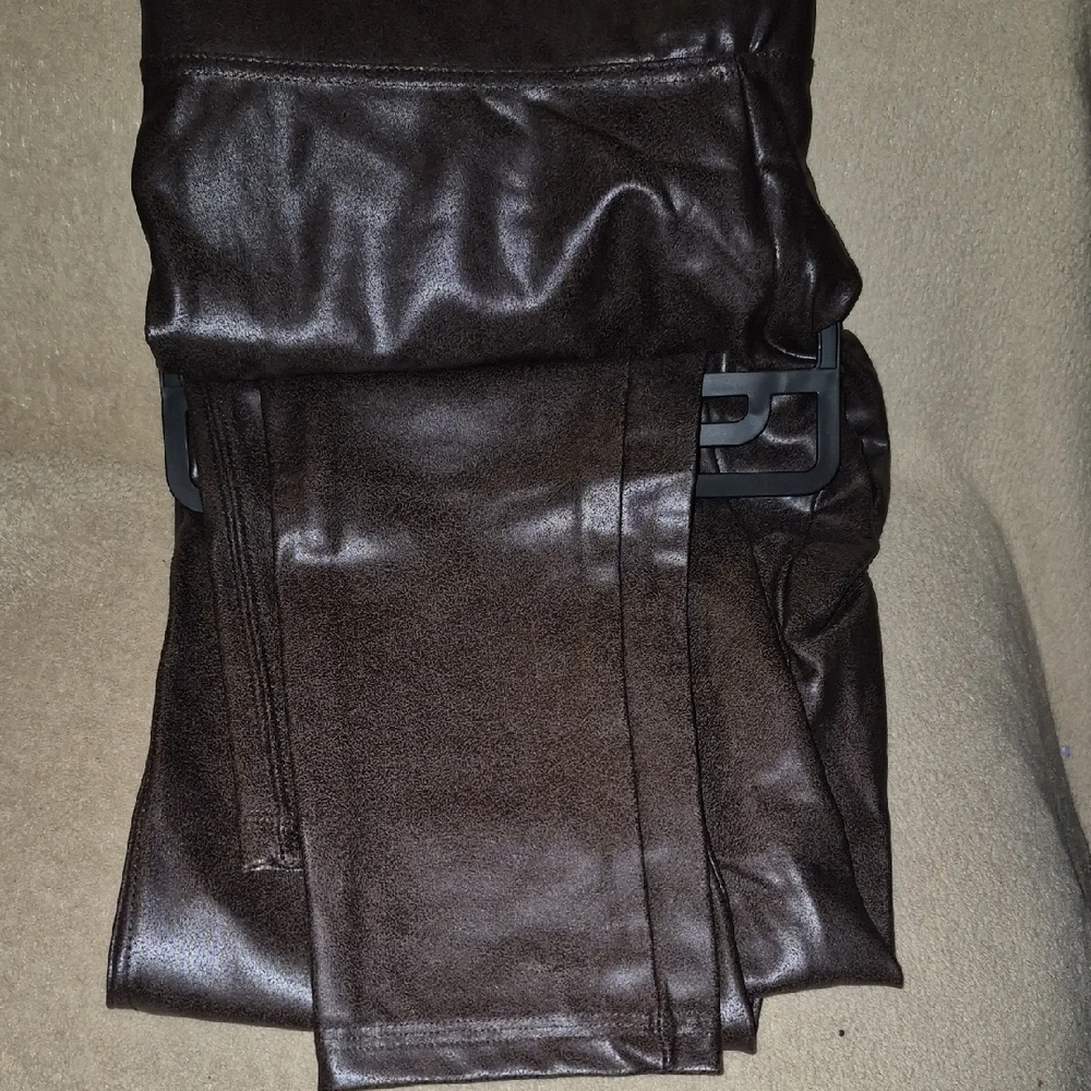 Time and Tru High Rise Faux Leather Leggings in Dark Brown - Picture 4 of 4